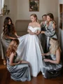 A-line kjole Bare Skuldre Katedral Slep Satin Brudekjoleres
