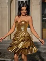 A-line kjole Sweetheart Brusende Volanger Kort/Mini Metallic Satin Kjole