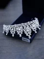 Elegante Legering Med Rhinestone Hodepynt For Kvinner