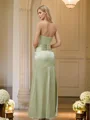 Sheath Silkeeaktig Sateng Ruched Sweetheart Ermeløs Gulvlengde Brudepikekjoler