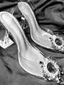 Dameskinn Lukket Tå Med Rhinestone Stiletthæl Bryllupssko