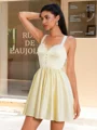A-line kjole Stropper Applikasjoner Blonder Kort/Mini Satin Korsett Kjole
