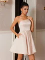 A-line kjole En skuldret Kort/Mini Satin Kjole