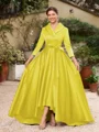 A-line kjole kjole Satin Ruched V-hals Lange ermer Asymmetrisk Brudens Mor Kjole